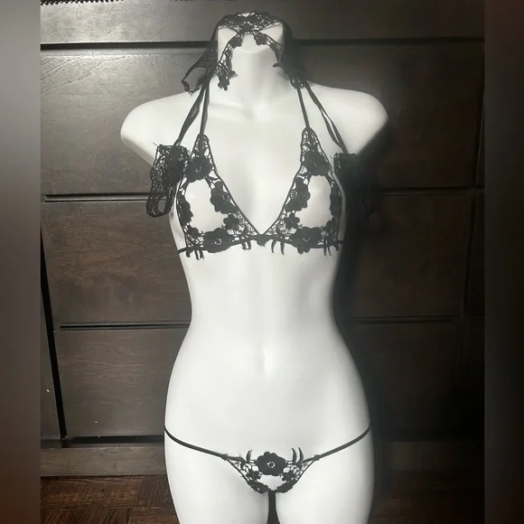Gothic Style Lingerie Set - Picture 2 of 6